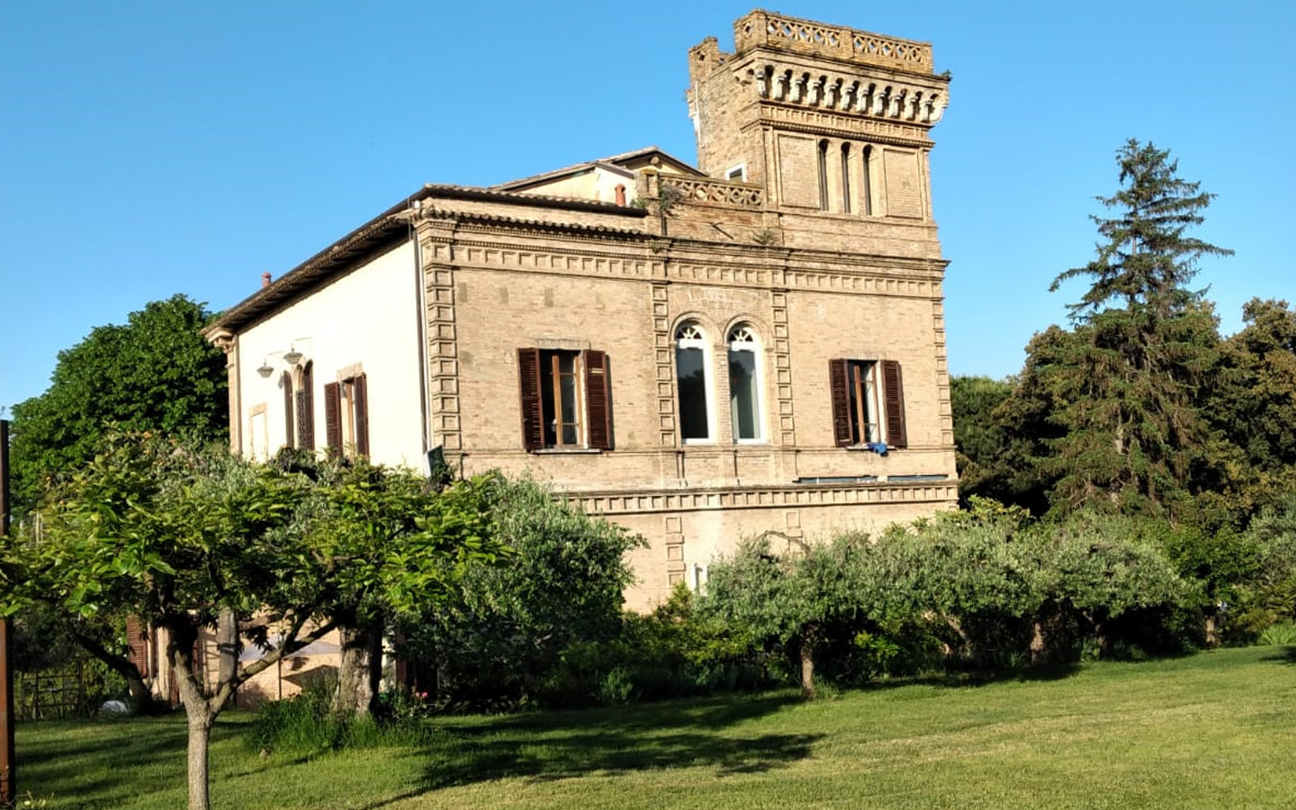 villa principale con parco