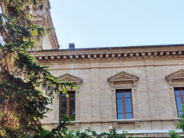 villa principale dettaglio finestre